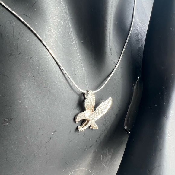 Italian 925 silver eagle and chain . - Picture 3 of 7